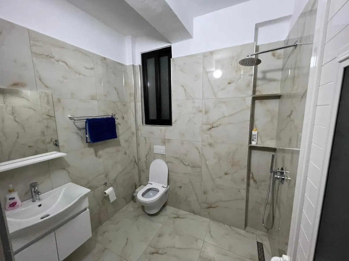 Guest House Sula Golem Albánia